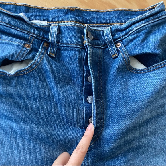 Levi's 501 Womens Distressed Button Fly Raw Hem Medium Wash Jeans Size 30 - Picture 8 of 10